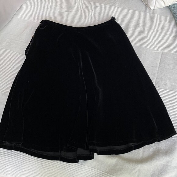 Beautiful velour French Connection A-line skirt - Picture 3 of 7